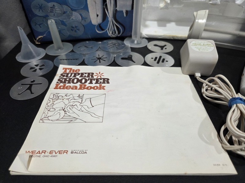 Wear-Ever Super Shooter 70001 Electric Cookie Press Candy Canape Tested Works gallery