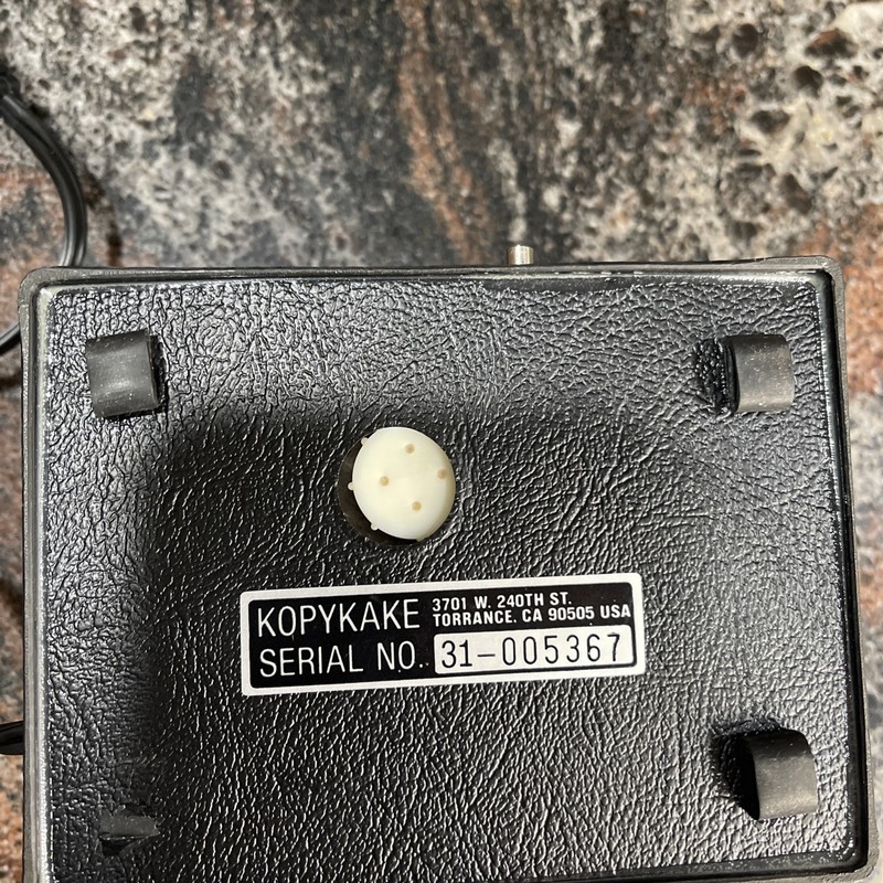Kroma Jet A-2000 Airbrush Unit by Kopykake In Excellent Condition. gallery