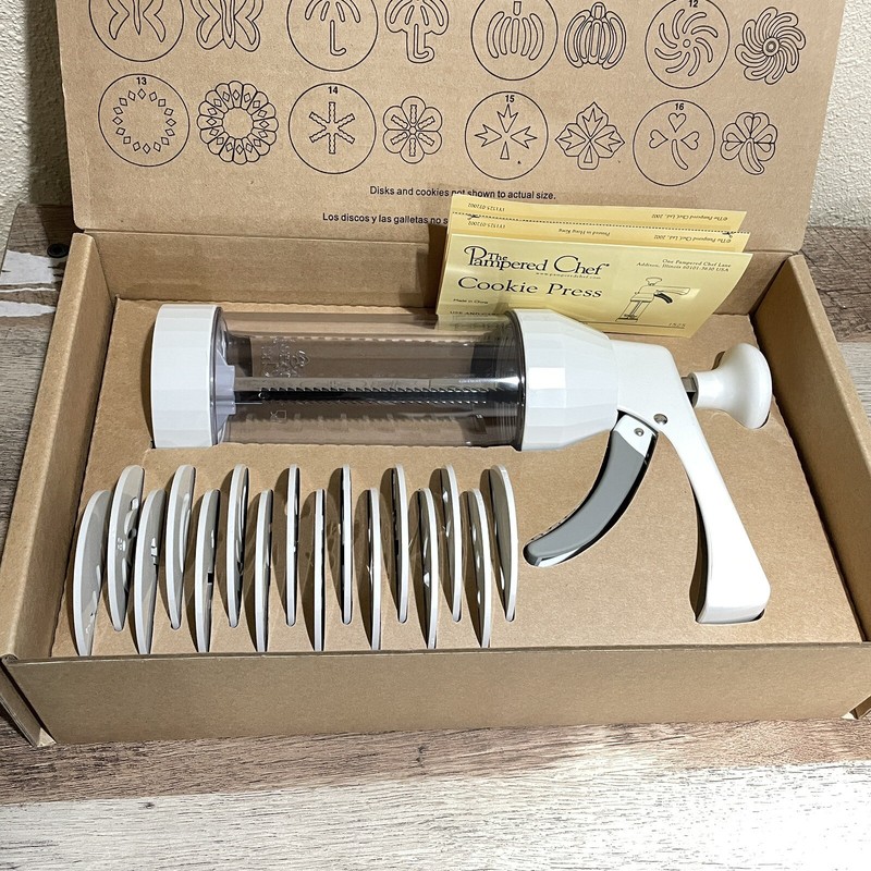 Pampered Chef Cookie Press #1525 In Original Box 16 Different Disc Patterns gallery