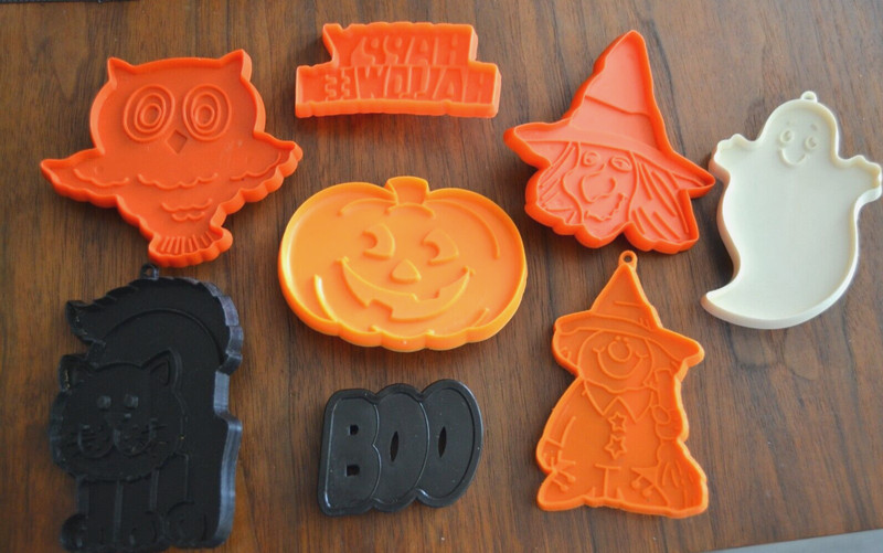 Vtg 8 Halloween Cookie Cutters Hallmark Black Cat Witch Pumpkin Owl Ghost Lot gallery
