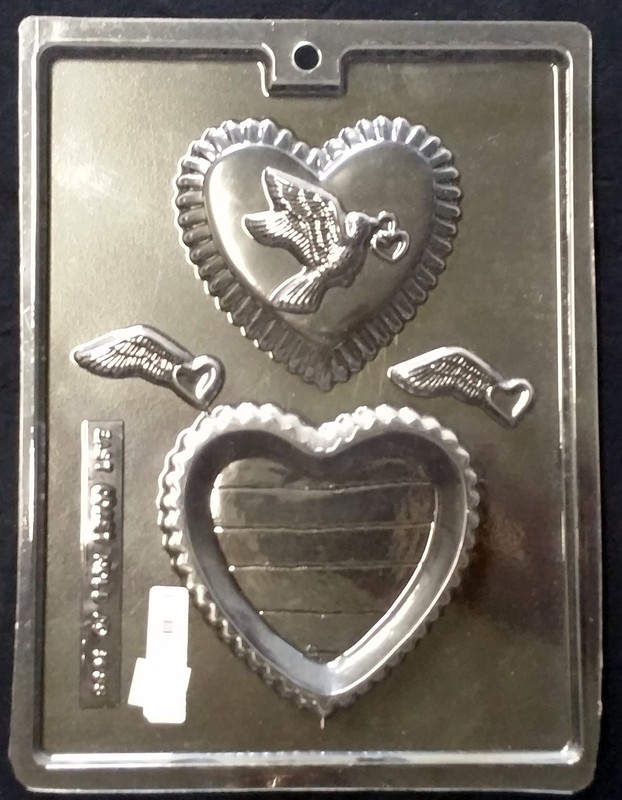 Heart Box with Doves and Ring Jewelery Box Chocolate Plastic Candy ECM AO-1088
