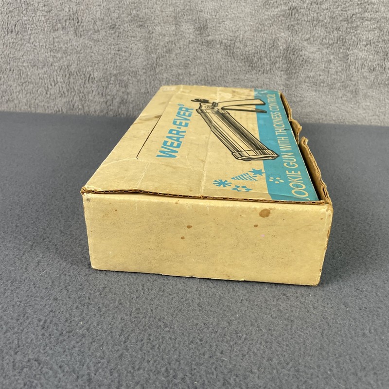 Vintage WearEver Cookie Gun Press Set Aluminum Silver 9 Discs 3 Tips With Box gallery