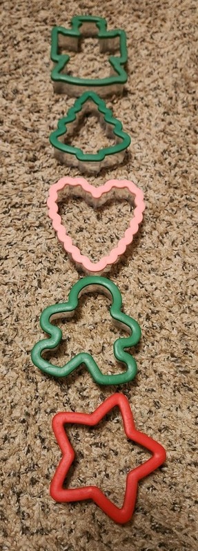 Lot of 5 Wilton Comfort-Grip Cookie Cutter Angel heart Star Tree gallery