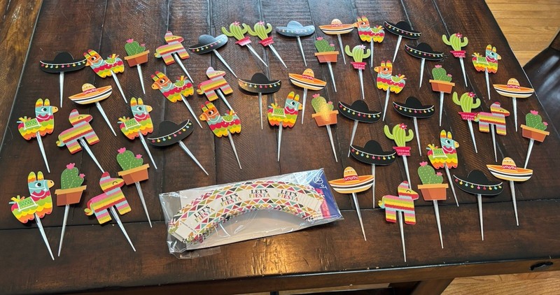 Cupcake Wrappers Lets Fiesta & 48 Treat Picks Lama Sombrero Cactus Mexican Party