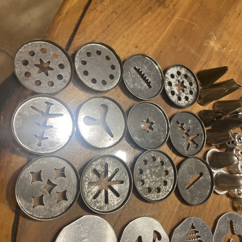 VTG Lot 48 Cookie & Cake Press Disc Decorating 15 Mirro & Set 12 -1 3/4”Discs gallery