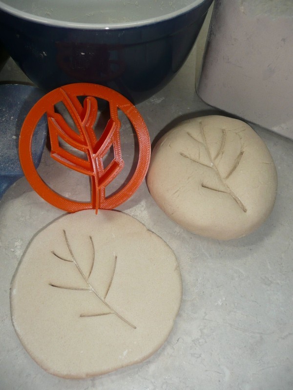 FALL LEAVES PUMPKIN SET OF 3 CONCHA CUTTERS SWEET BREAD STAMP MADE IN USA PR1936 gallery