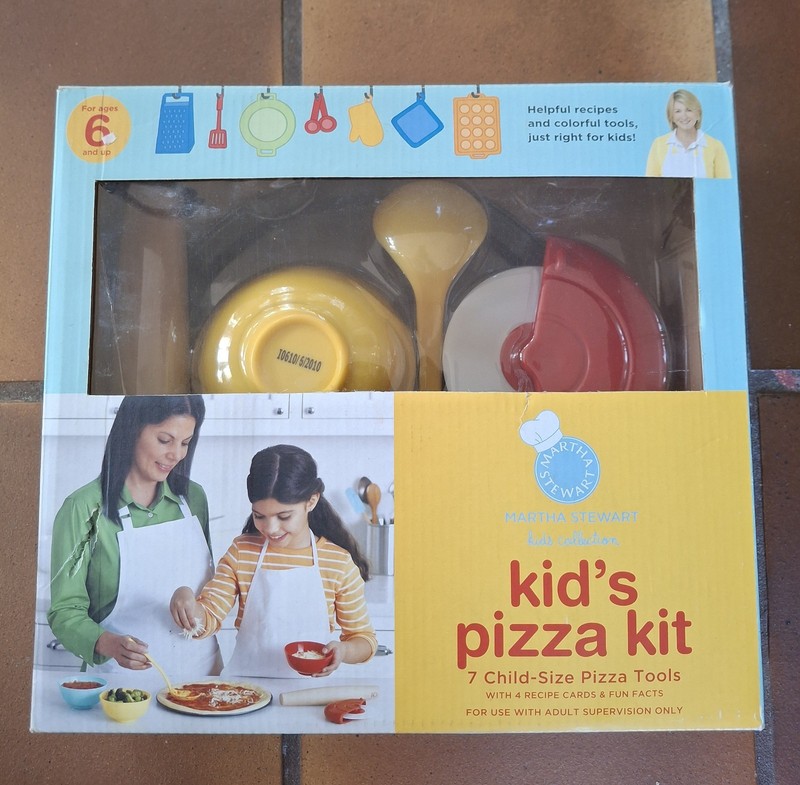 Martha Stewart For Macys Pizza Making Kit 🍕