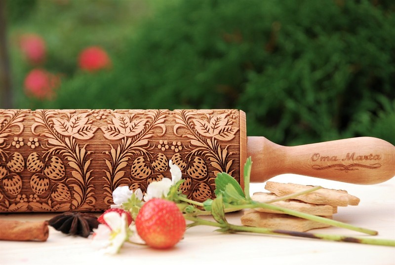 Embossed Dough Roller Rolling pin Strawberry Engraved Rolling Pin Textured Clay gallery