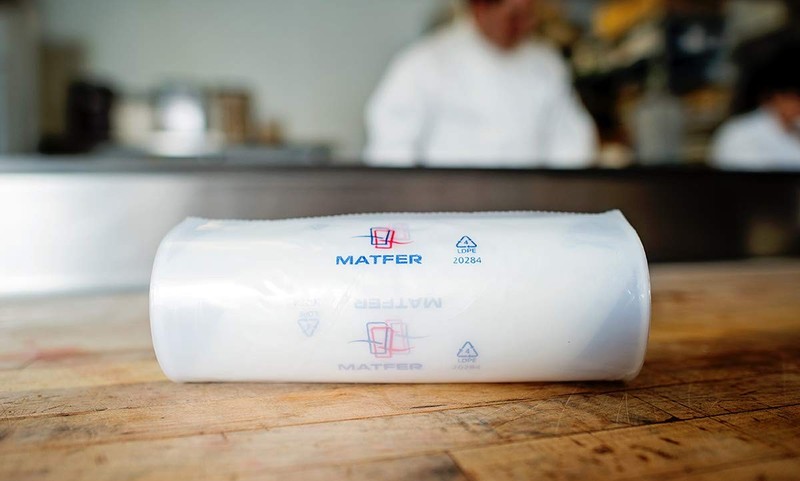 Bourgeat Standard Disposable Pastry Bags, 18", Roll of 100 gallery