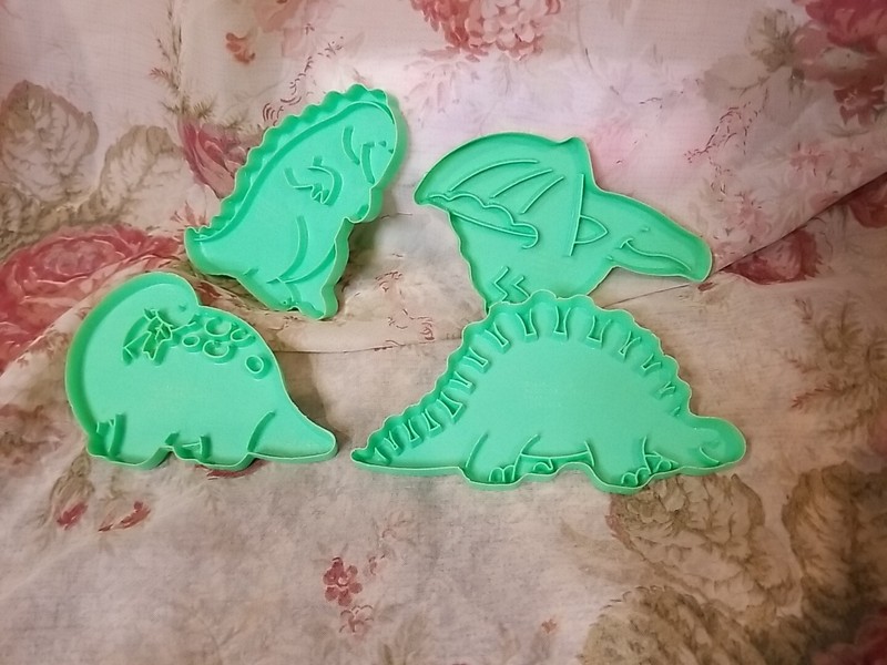 4 Vintage Wilton 1988 Green Dinosaur Cookie Cutters Dino Cookie Cutter Lot (P) gallery