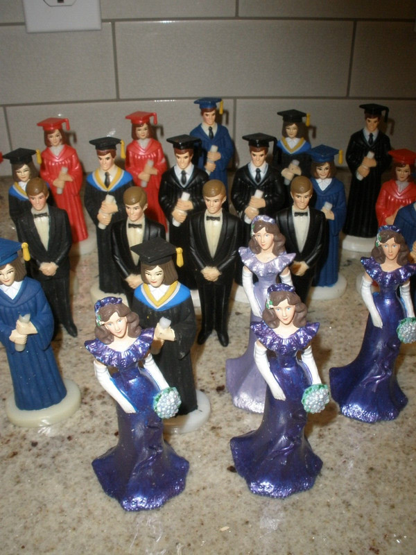 Lot of 22 Wilton Cake Decorating People-Graduation, Grooms, Bridesmaid 4″ Tall