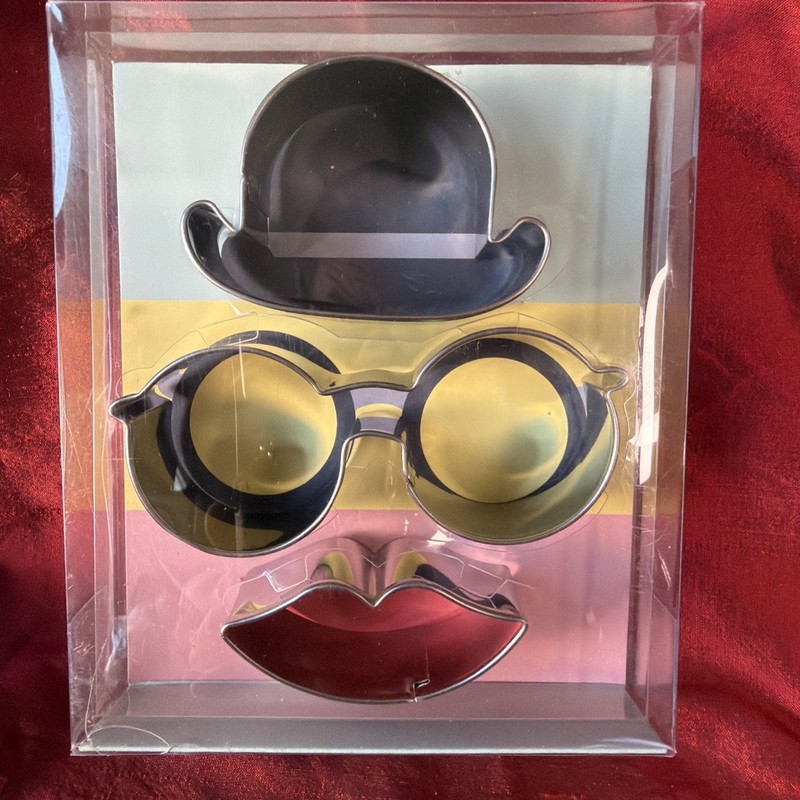 Meri Meri COOKIE CUTTERS Hat, Glasses, Lips 3 PC. SET Bowler Specs Smile SEALED