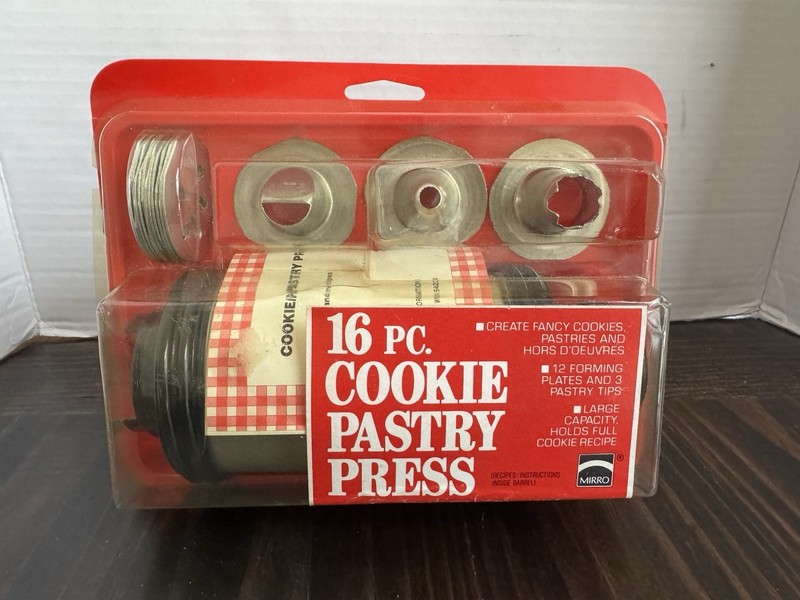 Vintage Mirro Cookie Pastry Cooky Press Aluminum 12 Discs 3 Decorator Tips