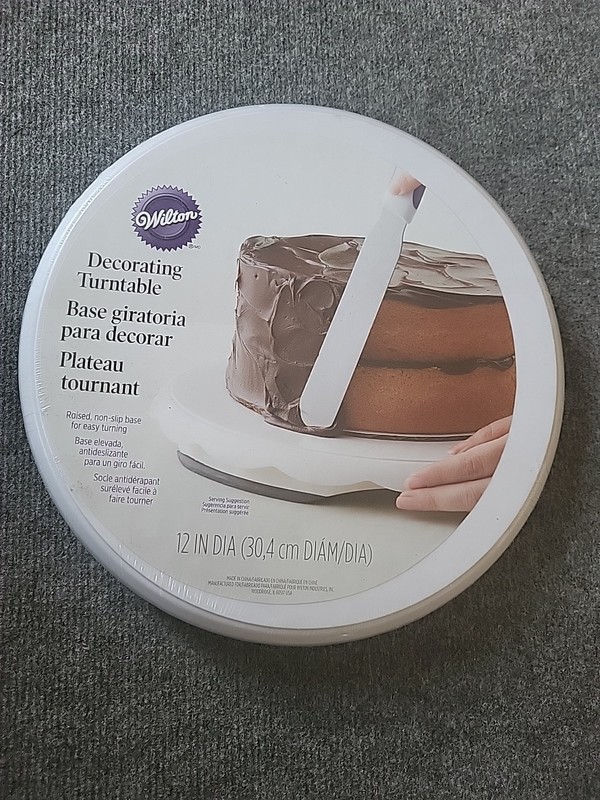 Wilton Trim n Turn Plus Cake Turntable Rotating Decorating Stand Non Slip Base