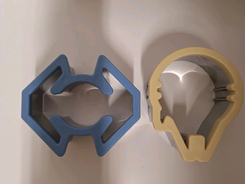 2 STAR WARS Cookie Cutters Easy Grip Space Ship Ty Fighter Millennium Falcon