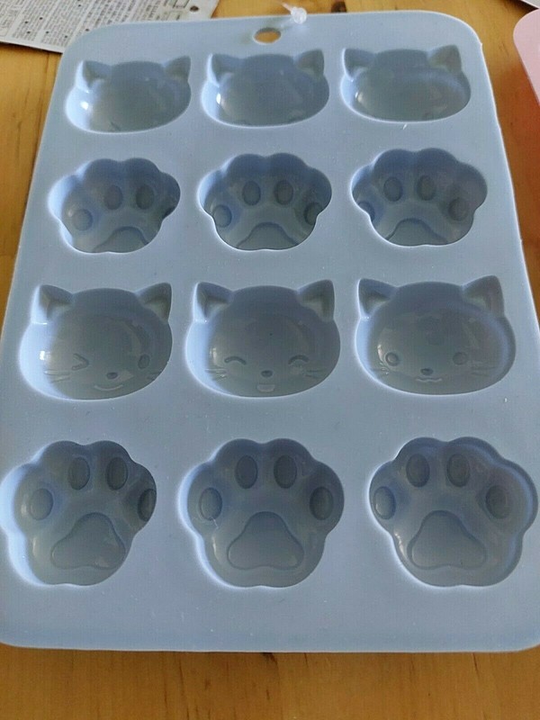 Cute Cat and Paw Design silicone Chocolate Mold 2 Sets Pink Blue gallery