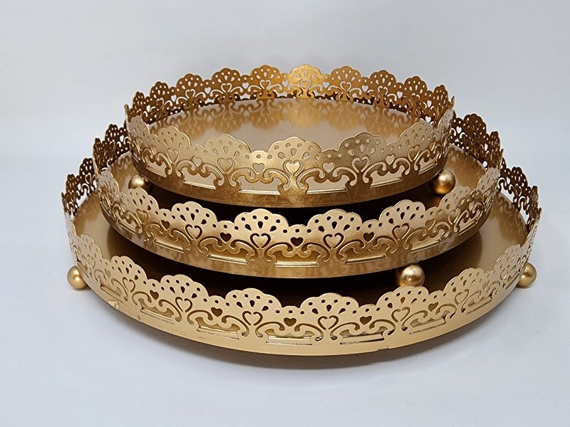 Amalfi Decor Cake Stand Round Metal Pedestal Holder, Antique Gold