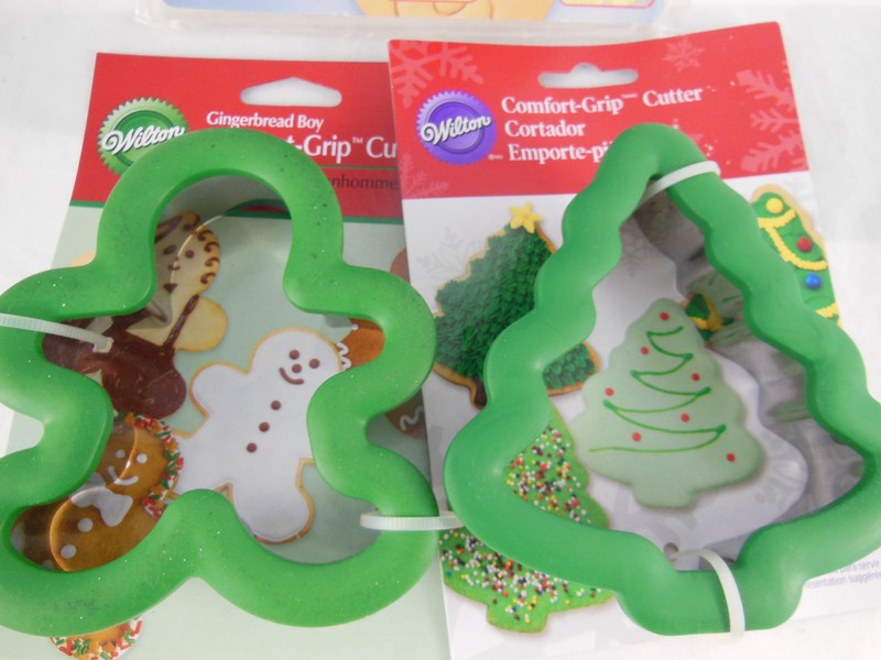 Wilton Push N Print Cookie Set Snowflake Snowman Tree +2 metal & silicone cutter gallery
