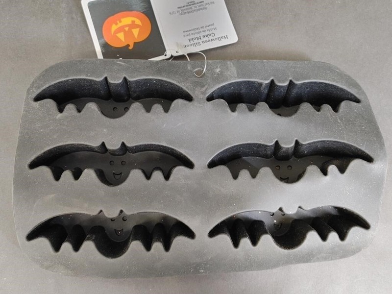 NWT 4pc Lot Halloween Silicone Molds. Chocolate, Baking, Soap, Candy Versatile gallery