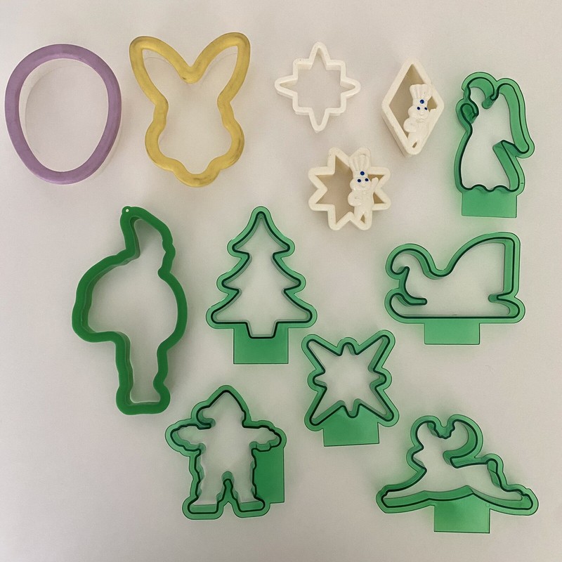 Cookie Cutter Lot of 12 with Handles Christmas Easter Angel Tree Santa Pillsbury gallery