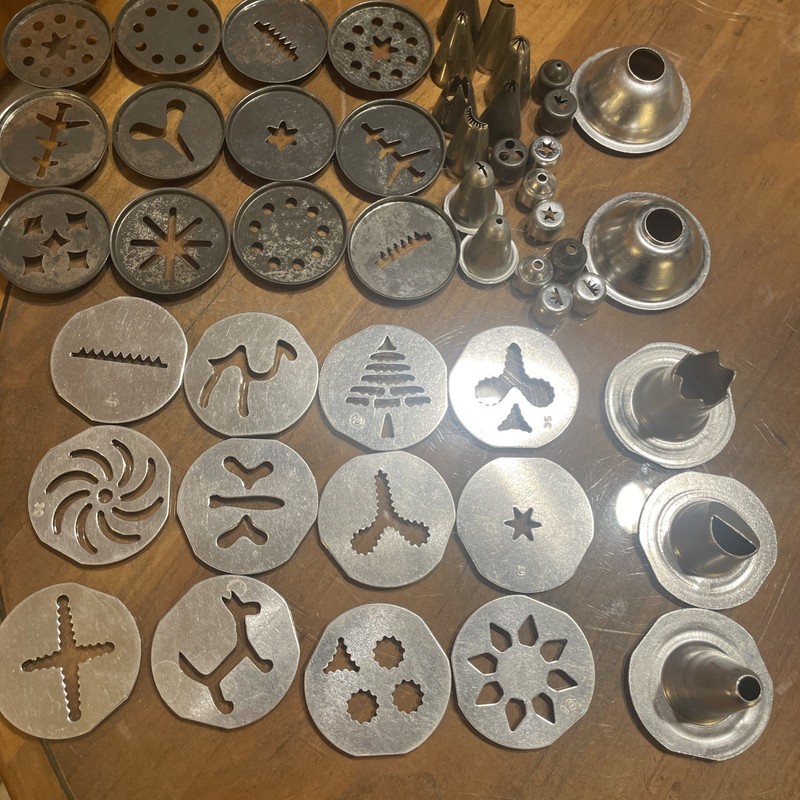 VTG Lot 48 Cookie & Cake Press Disc Decorating 15 Mirro & Set 12 -1 3/4”Discs gallery