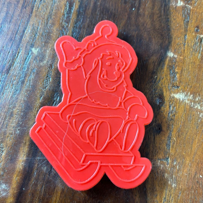 Vintage Disney Winnie the Pooh Christmas Cookie Cutters Tigger Piglet Red 2pc gallery