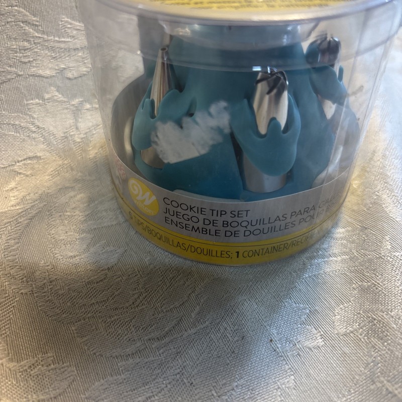 Wilton/ decorating tips & set - NEW 6 peace set gallery