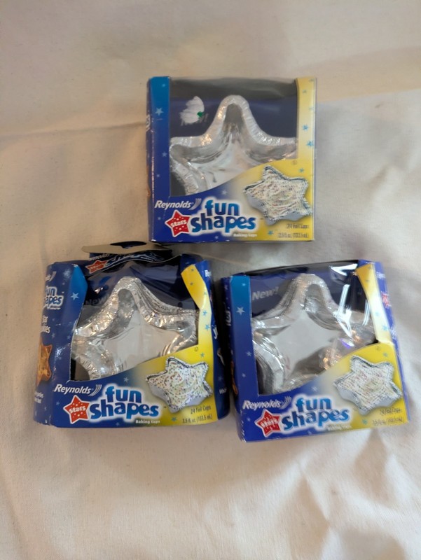 Lot of 3 2006 Reynolds Fun Shapes Star 3.5 fl oz Foil Baking 24 Cups