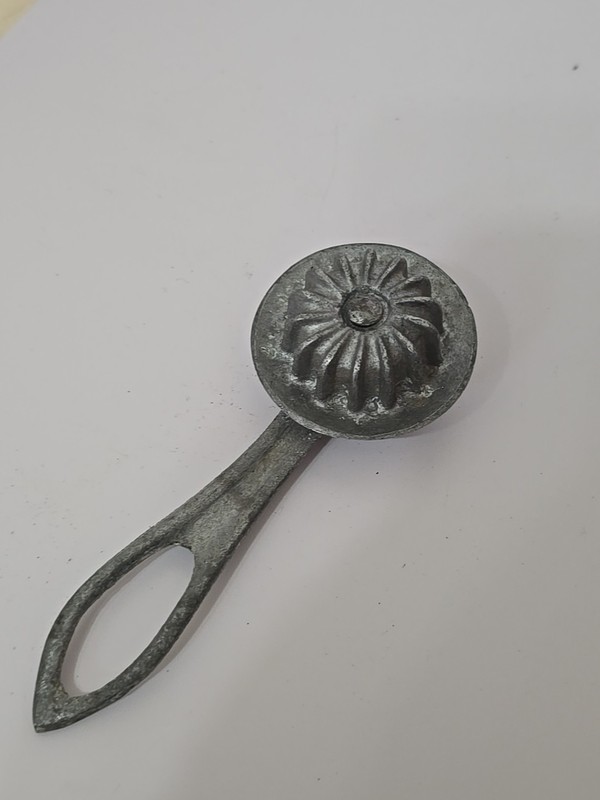 Antique Pastry Pie Crimper Cutter Wheel “PAT.”