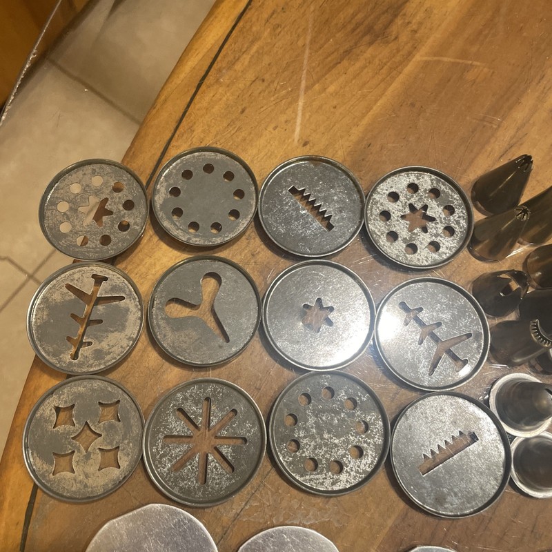 VTG Lot 48 Cookie & Cake Press Disc Decorating 15 Mirro & Set 12 -1 3/4”Discs gallery