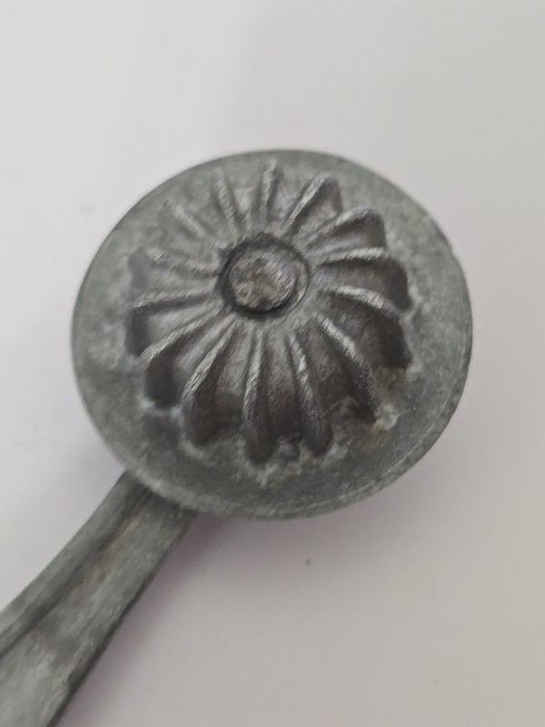 Antique Pastry Pie Crimper Cutter Wheel "PAT." gallery