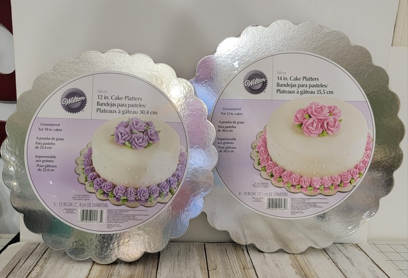 Wilton 12-Inch And 14-Inch Silver Flower Shape Round Cake Platters 5-4 Count New