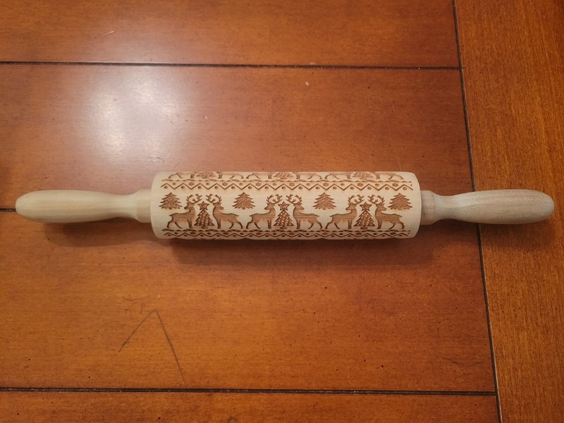 Embossed Rolling Pin Christmas/Winter Deer Theme 5 inches Wood BRAND NEW