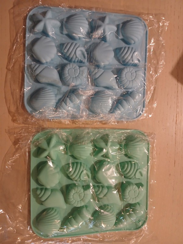 Silicone Beach Seashell & Starfish Chocolate Mold Set 4-Pack Blue/Green gallery