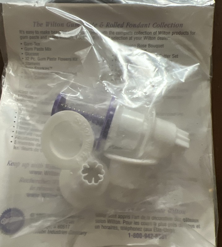 1997 Wilton Floral Accents Cutter/Ejector Set for gum paste and rolled fondant gallery