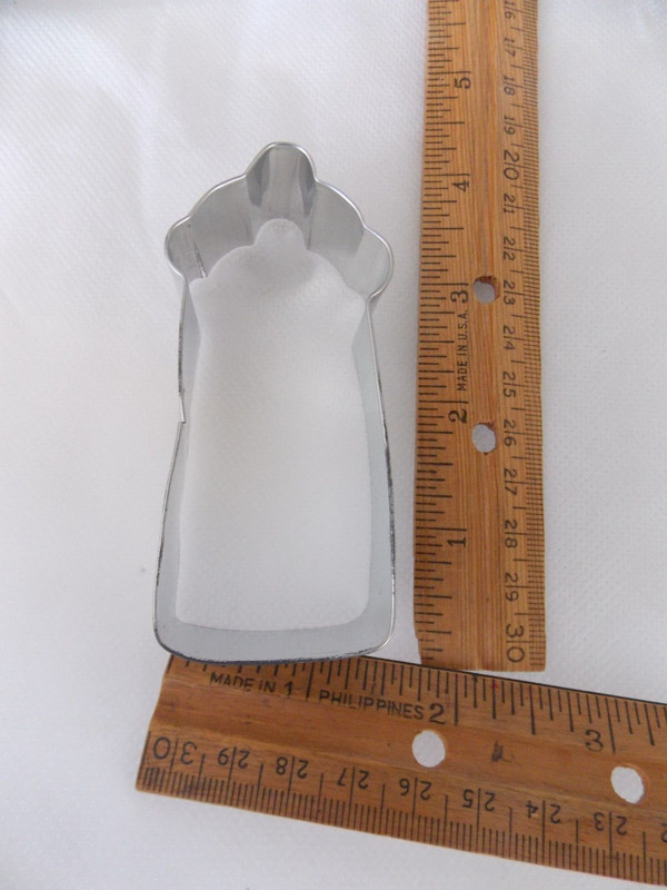 Lot of 2 Baby Themed Cookie Cutters: Baby Bottle + Carriage gallery