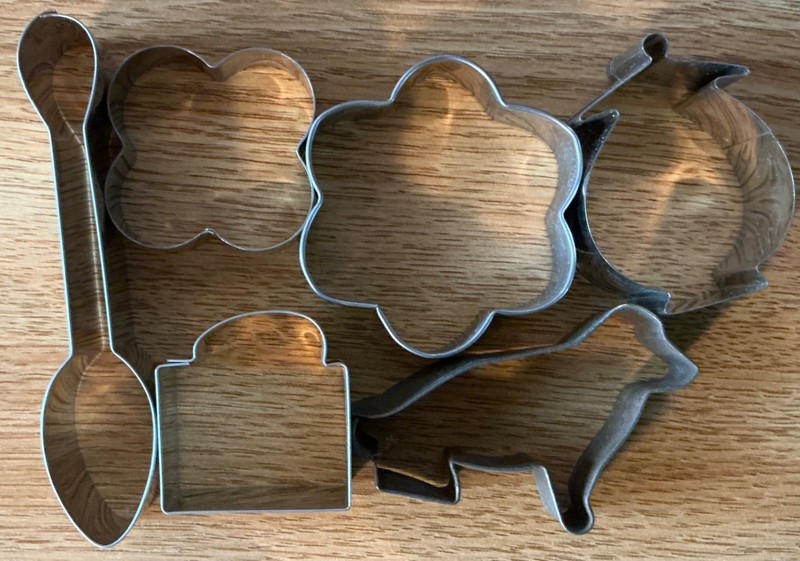 Huge Lot of 45 Small Assorted Metal Cookie Cutters Teapot Spoon Cat Pig Cow Lips gallery