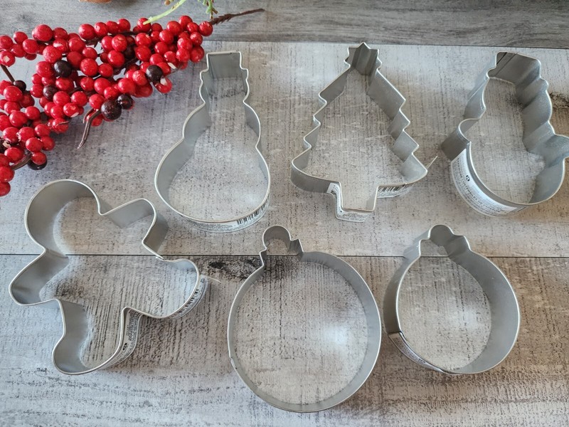 NEW Metal Holiday Cookie Cutter Lot Christmas – Snowmen Gingerbread Man Tree +