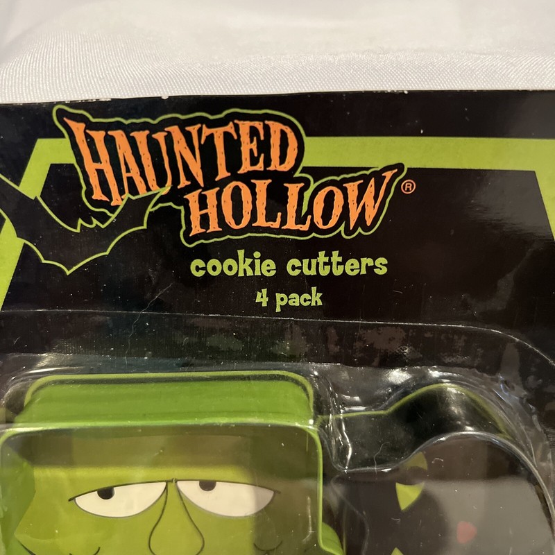 Collectible Haunted Hollow 4 Pack Cookie Cutters gallery