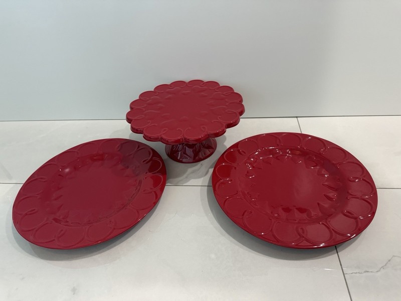 New Red Valentines Heart Cake Stand Cupcake Display And Two Circle Platters