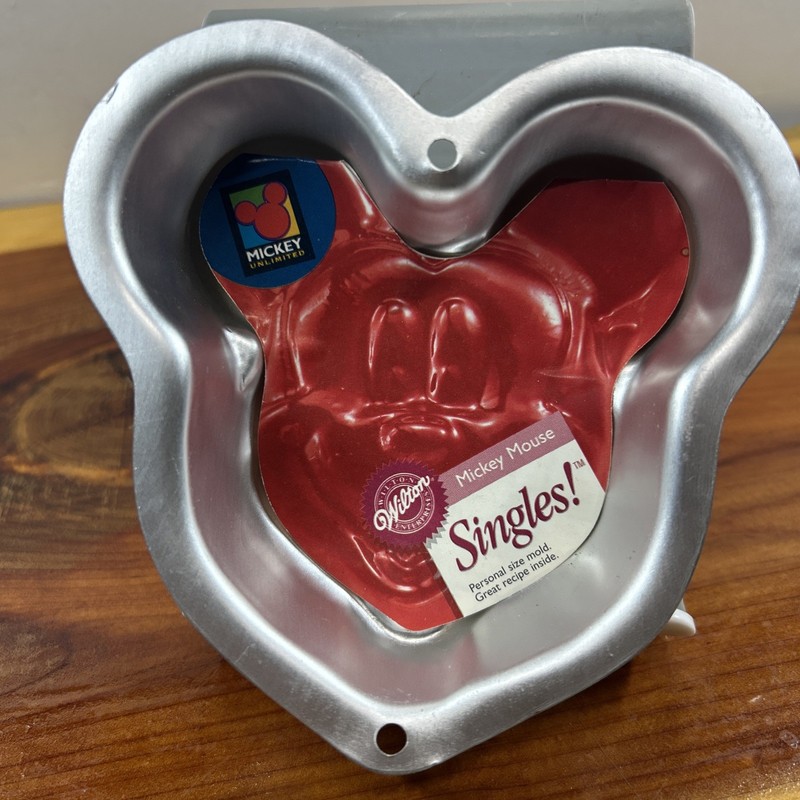 Wilton Mickey Mouse Singles Mold (2105-1136) never used
