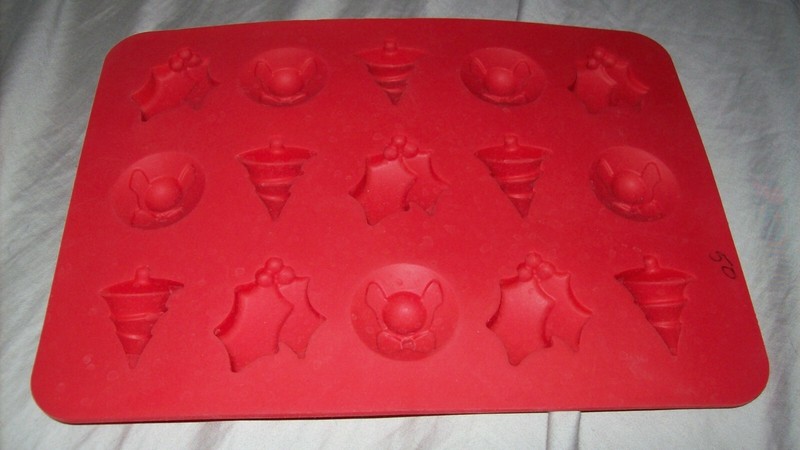 Red Silicon Candy Mold ~ CHRISTMAS TREE - WREATH - HOLLY BERRY gallery