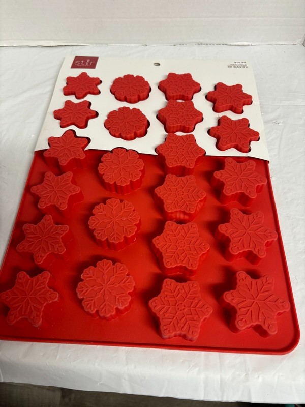 Silicone Holiday Snowflake Baking Treat Mold 22 Cavity Red NEW