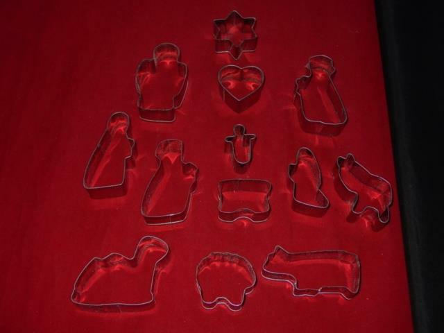 (13) Vintage NATIVITY Metal Christmas COOKIE Cutters - Mary Joseph Jesus Kings++ gallery