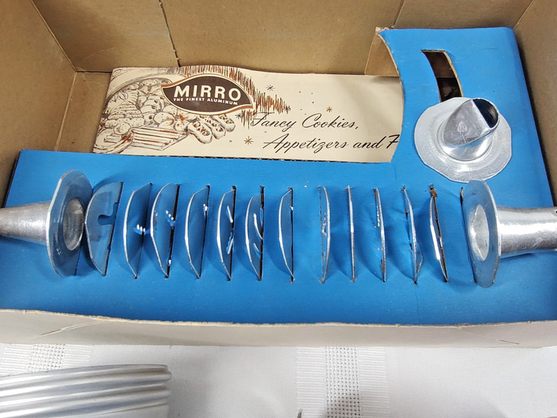 Mirro Aluminum Cooky Pastry Press Cookie Complete 358-AM 12 Disc 3 Tips Copper gallery