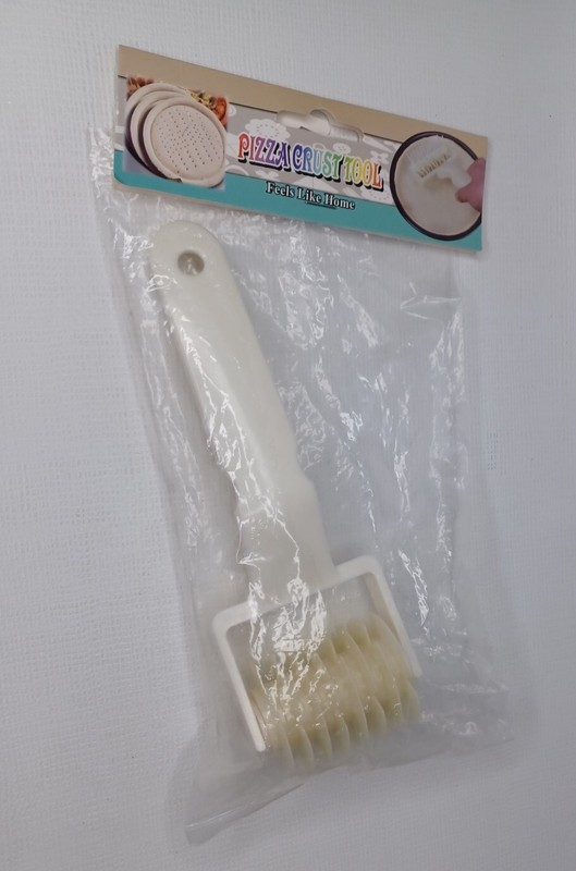 Pizza / Pie Crust Roller Tool Rolls Out Lattice Cut Baking
