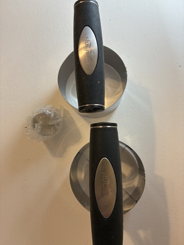 Hulisen Donut Cutter & 3.5 Inch Biscuit Cutter (Set Of 2), Soft Grip gallery