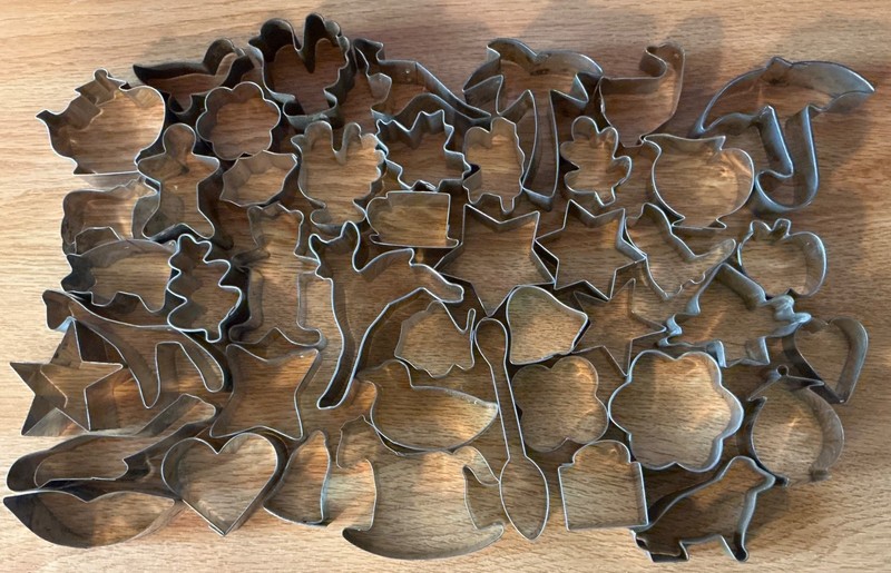 Huge Lot of 45 Small Assorted Metal Cookie Cutters Teapot Spoon Cat Pig Cow Lips gallery