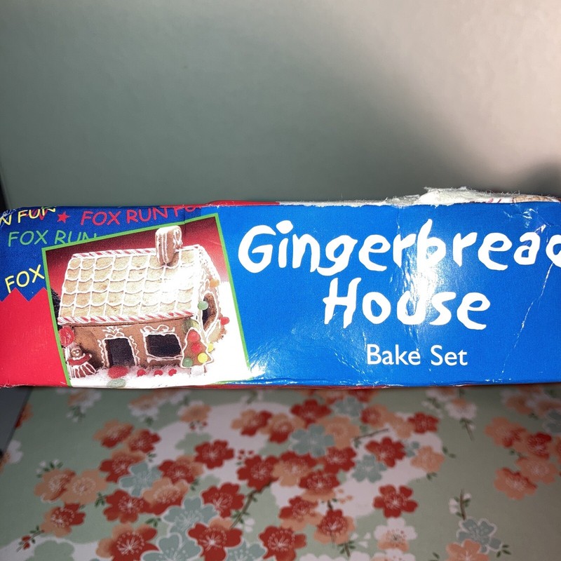 🎀 Gingerbread House Bake Set. with Recipes. 10 piece. New gallery