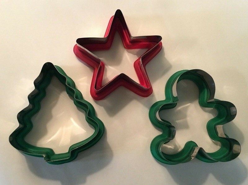 3- Wilton Comfort Grip Cookie Cutters Holiday Christmas Winter Snowmn Tree Star gallery